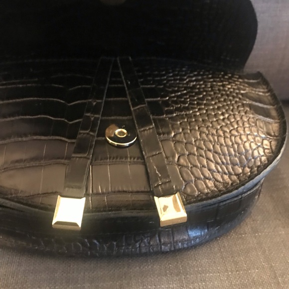 SCUI STUDIOS Croc Embossed Leather Crossbody Bag - Picture 3 of 7